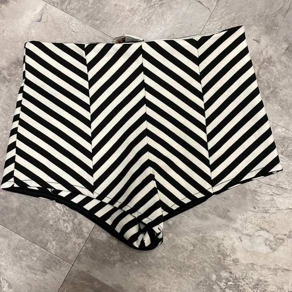 SHORTS HAUL - Picture 4 of 4